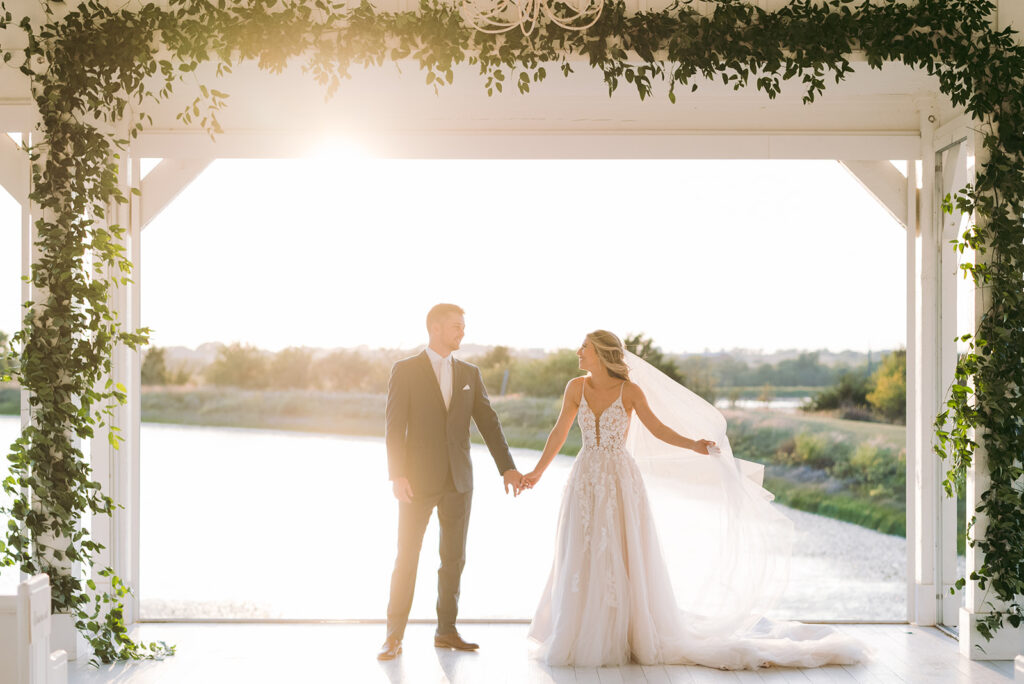 Sunset photo at couple in the grand ivory chapel